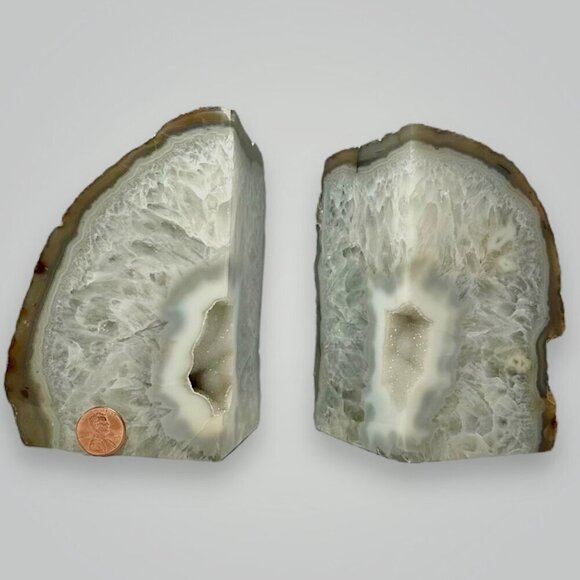 Agate Crystal bookends with Geode Center, Natural stone, Bookshelf Decor, Unique - Picture 5 of 16